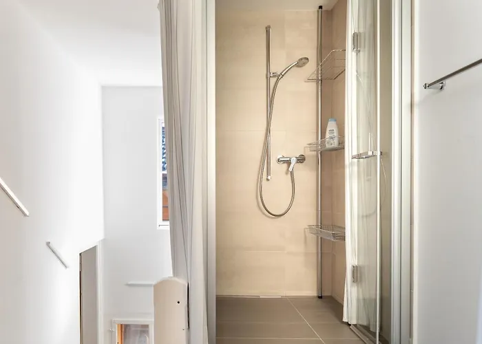 Comfy, Spacious And Duplex *